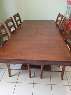Mohagany dining table and 6 chairs