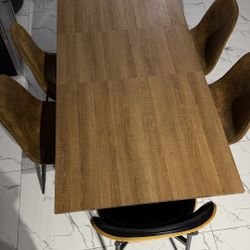 Complete Dining Room Set – Table + 6 Chairs  