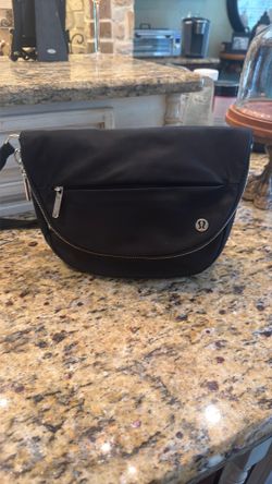 Lululemon All Night Festival Bag 2L