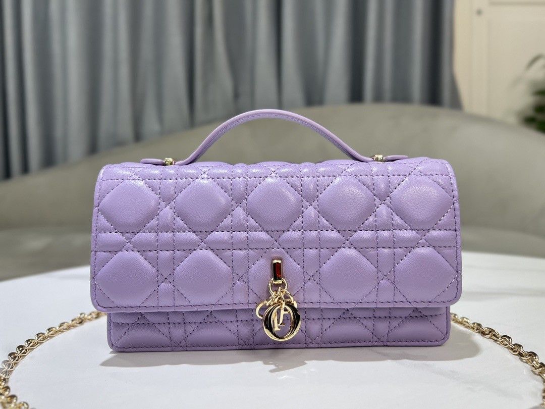 A purple bag