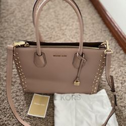 Michael Kors Crossbody Tote Bag. 