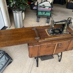 Treadle antique sewing machines