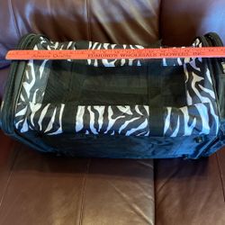 Large pet carrier
