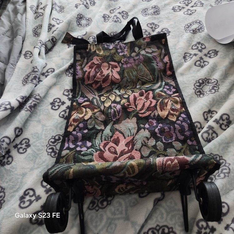 Carrying Bag With Handle And Wheels