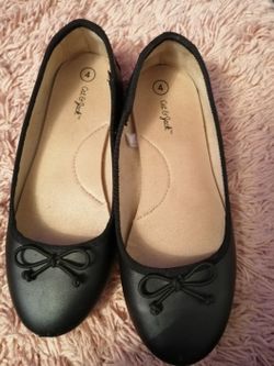 Black flats two pairs
