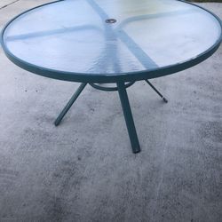 Table Dining Outside Zice 48 Lenght Tall 27 Enchest 