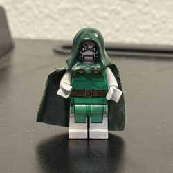 Lego Marvel Doctor Doom Minifigure Set 76006 sh0052