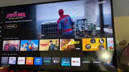 40’ Vizio Tv with control