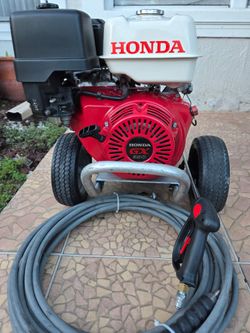 Honda GX390 Gas-Powered Pressure Washer
