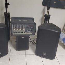 PEAVEY XR 8600 Speaker System With Extras