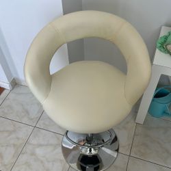 Height Adjustable Bar Stool