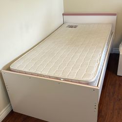 Bed + mattress