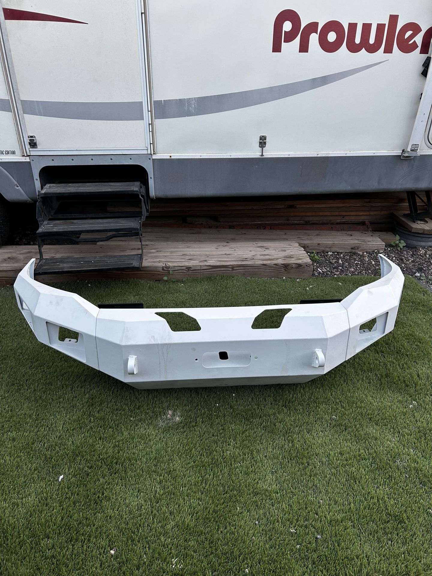 2019-2024 Dodge Ram 2500, 3500 Heavy Duty Front Bumper