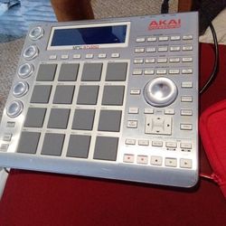 Akia Professional Mpc Studio Sampler Silver 