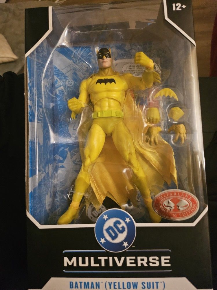 DC Multiverse Detective Comics 241 Yellow Suit BATMAN Platinum Edition McFarlane