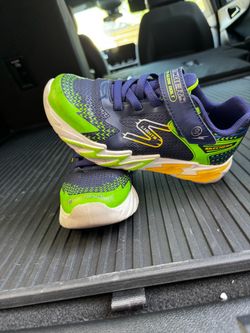 Size 3 kids sketchers