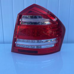 2010 2011 2012 Mercedes-Benz GL450 W164 Right Passenger Side Tail Light OEM A1(contact info removed)64