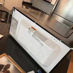 Whirlpool Large, Clean Microwave