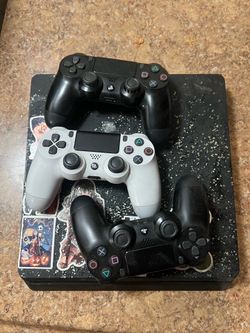 Tested working playstation 4 PS4 with 3 controllers