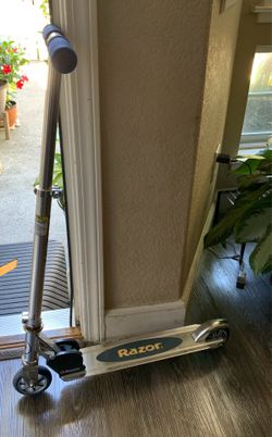 Razor scooter