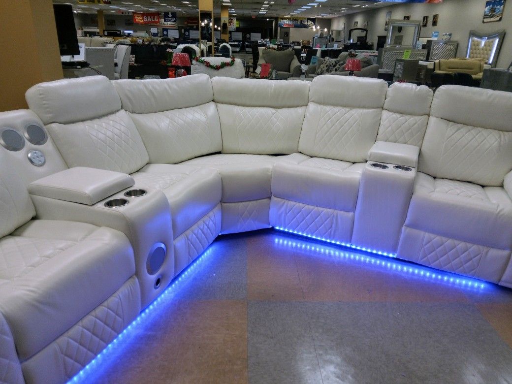 Bluetooth Luxe Leather Sofa Recliner