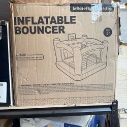 InflateFly InflateAble Bouncer