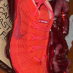 Red nike air vapormax 2023 FK, Size 10/11.5