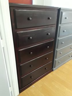 Cherry pinewood double knob dresser