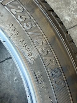 Lexus Rx Tires 235/55/20 Michelin (2 Tires) $60.00/ Both