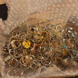 125+ Pieces Rings
