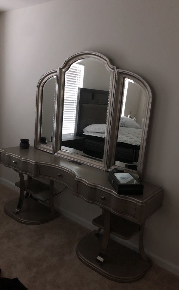 Miramar Vanity With Mirror From Haverty S For In Summerville Miramar Vanity With Mirror From Haverty S