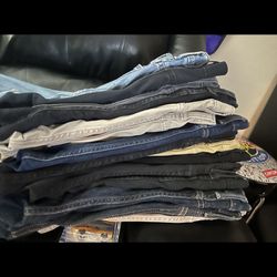 17 Pairs Of Levi’s Men Jeans 