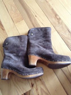 Brown suede ugg boots