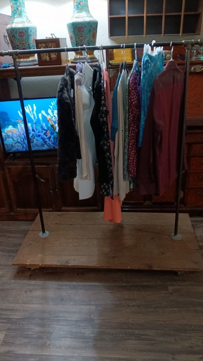 Industrial Metal Pipe With Wood Base Rolling Display Garment Rack