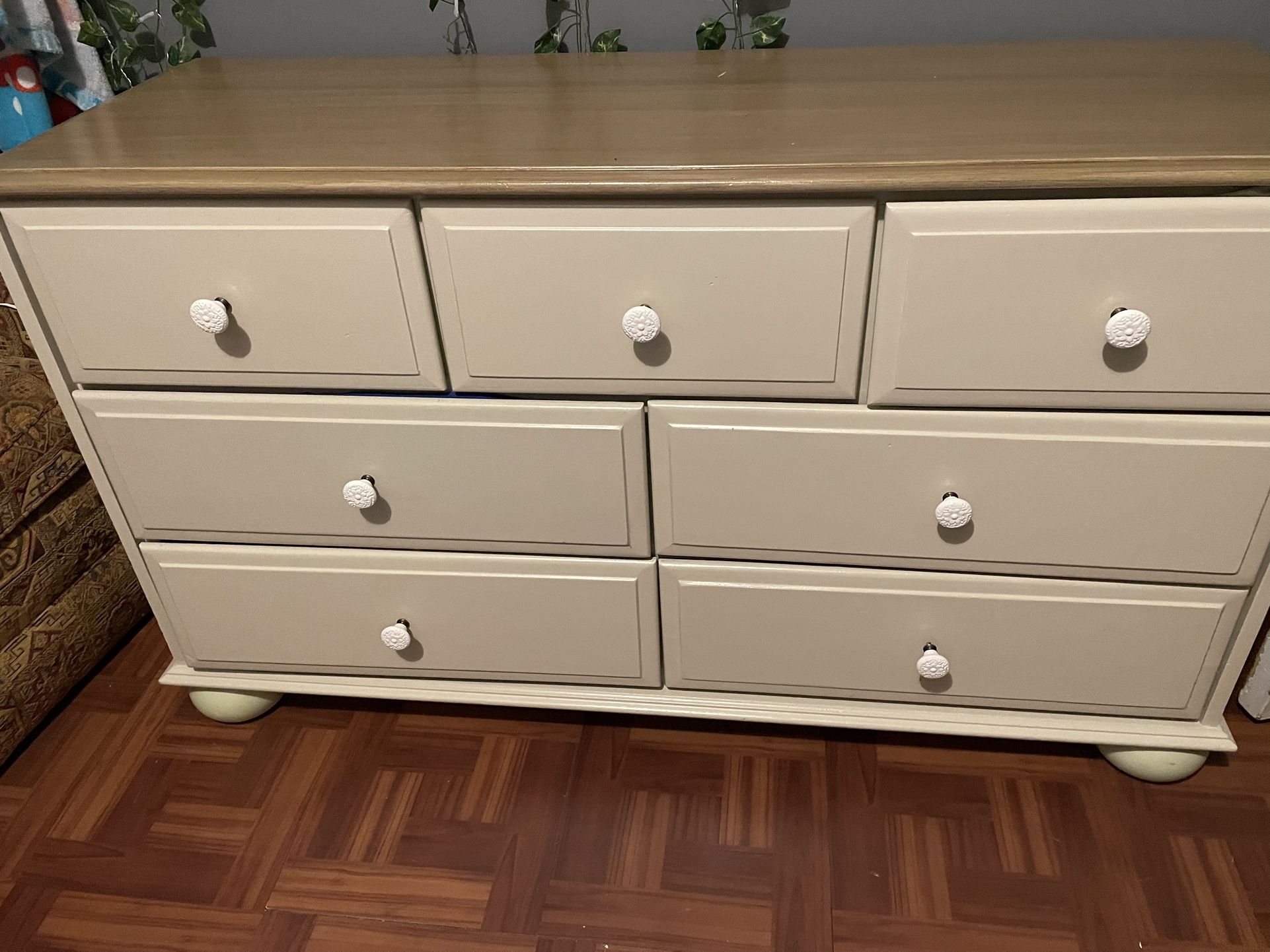 Dresser