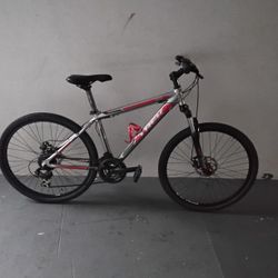 BICYCLE TREK 21 SPEED BRAND NEW 