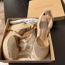 I'm selling new shoes!!