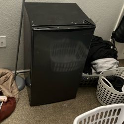 Mini Fridge 