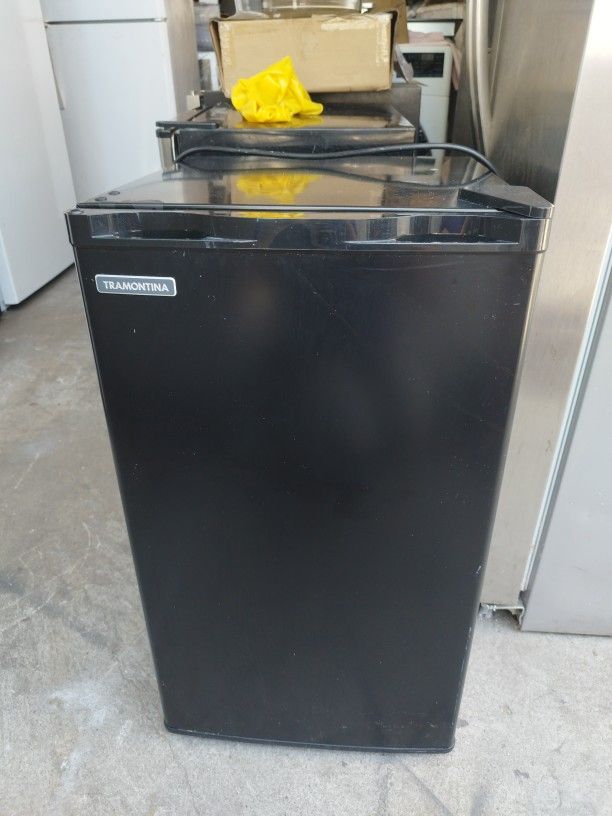 Tramontina Mini Fridge