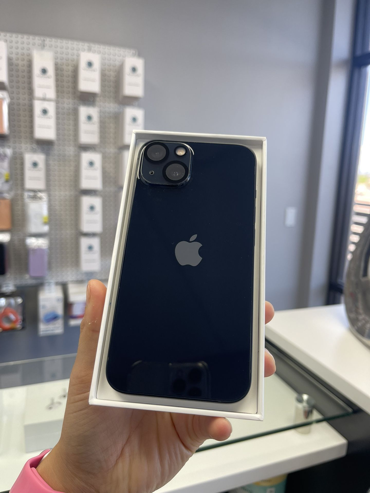 iPhone 13 T Mobile Or Metro Pcs ONLY! Like New ! AirPods Charger And Case Comes For Free !!