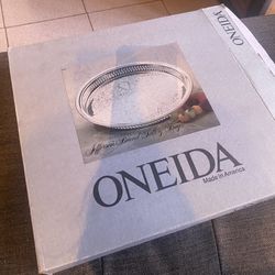 vintage Oneida Jefferson Round Gallery Tray still in its original packaging