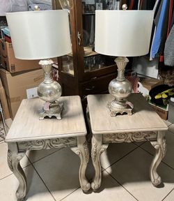 2 End Tables With Lamps
