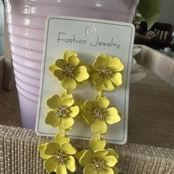 🌼✨ Beautiful Flower Earrings ✨🌼