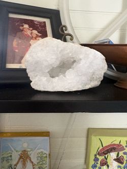 Quartz geode