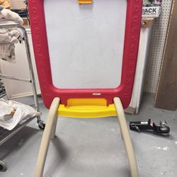 Step 2 Standing Art Easel