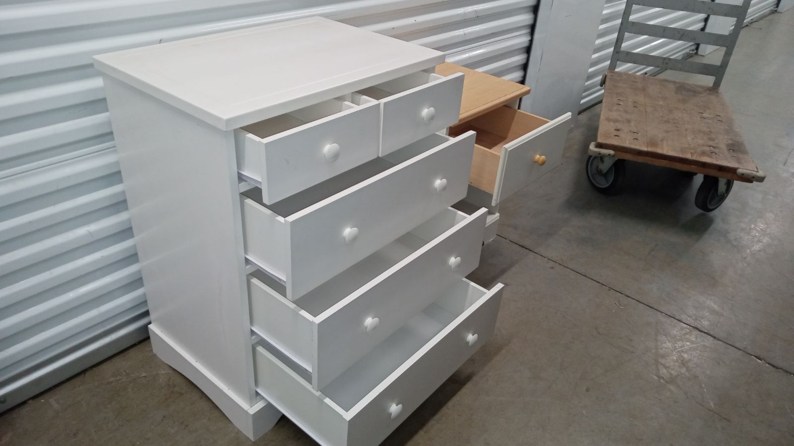 Dresser And Nightstand Duo, Free Delivery👍