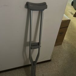Adjustable Crutches 
