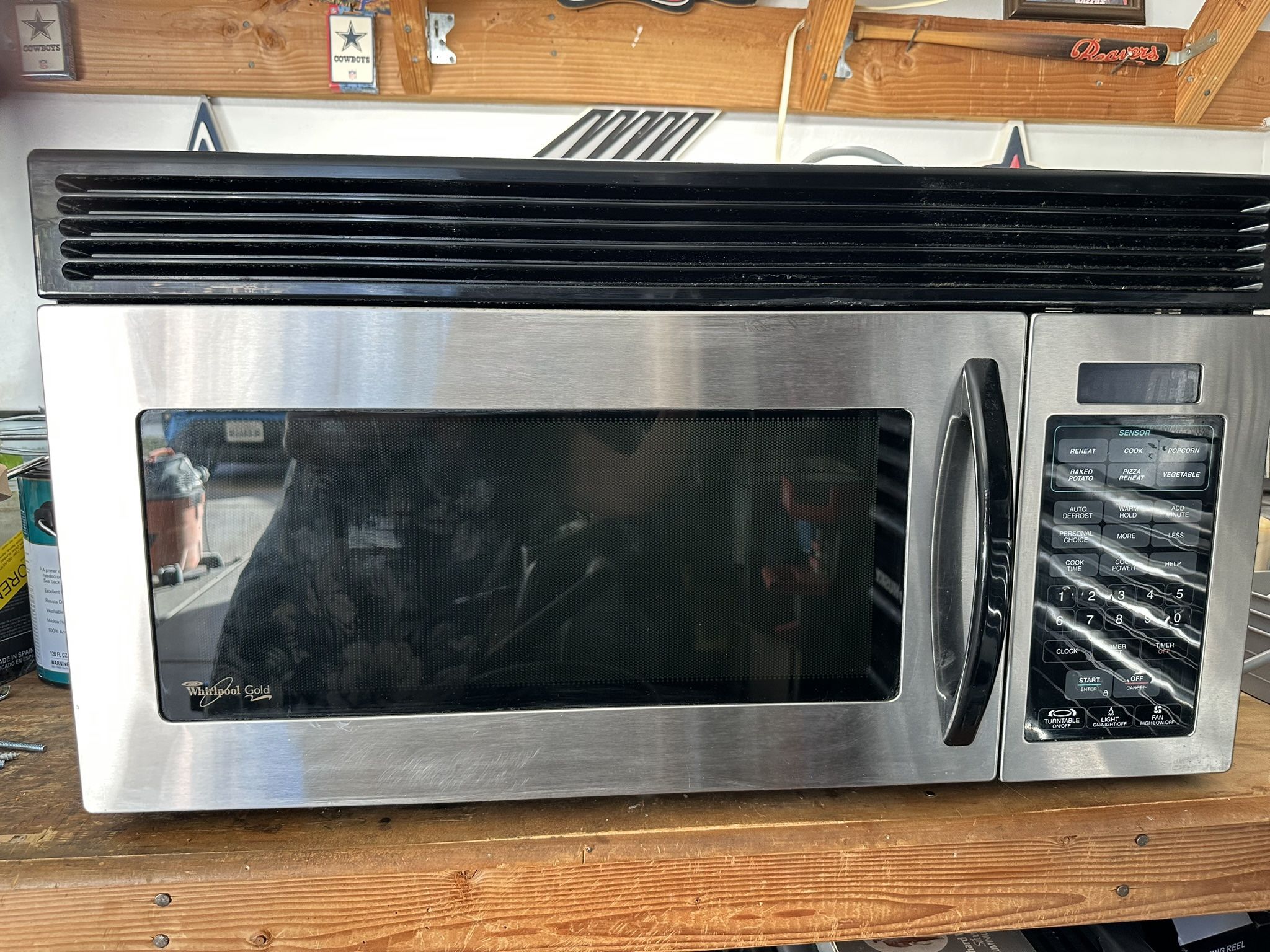 Whirlpool 30” Over The Stove Microwave 