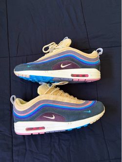 NIKE AIRMAXS