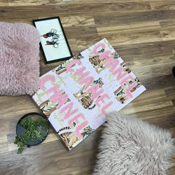 Decor/pillows 